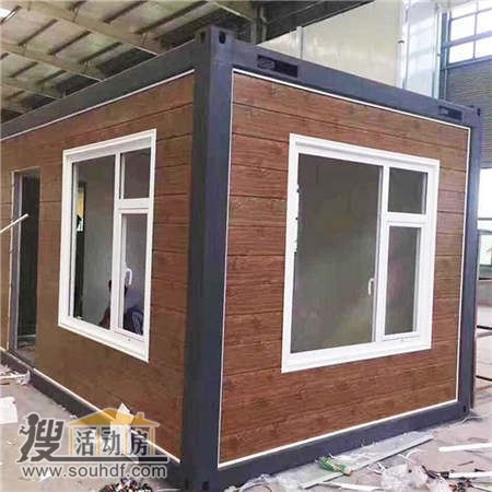 遼寧合佳電力安裝工程有限公司建設(shè)翠谷雅苑時候出售8間住人集裝箱房屋